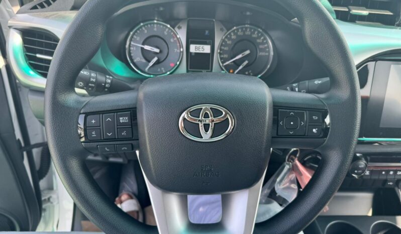 								New 2023 Toyota Hilux full									